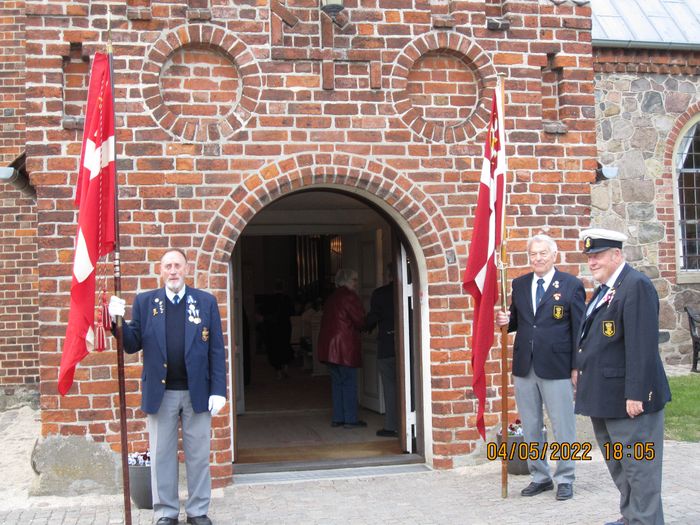 KL. 19 var der alsang og andagt i Frederikssund Gamle Kirke.
